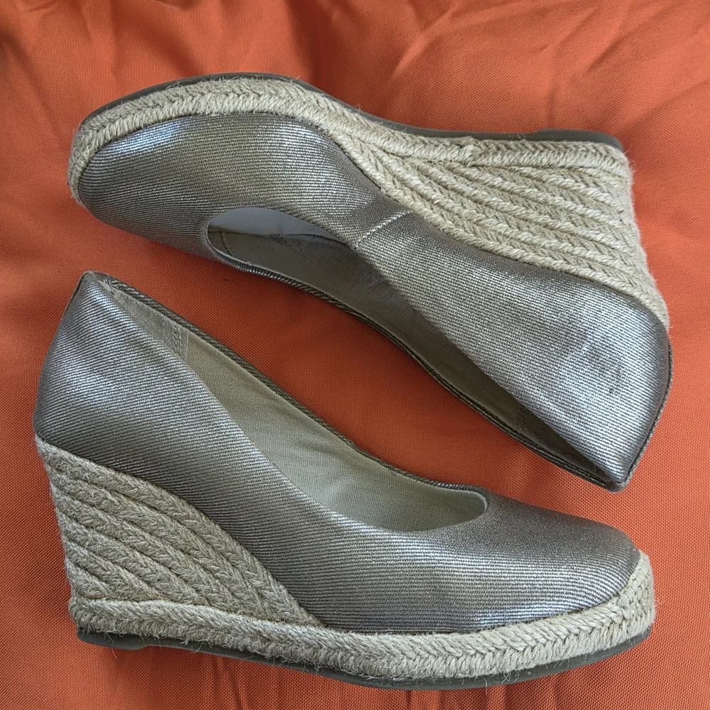 Jones Studio Gold and Silver Espadrilles Comfortable Slip-On Shoes
